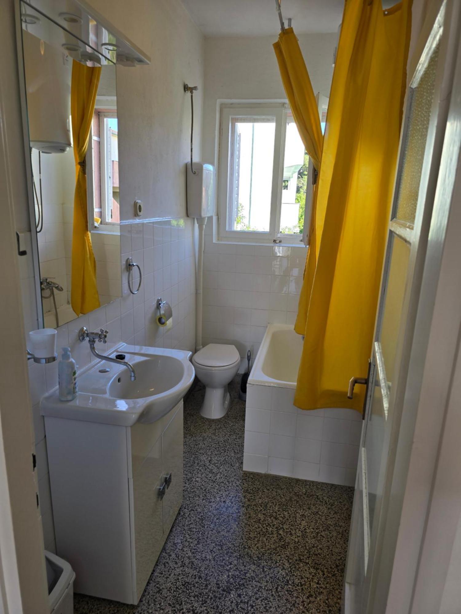 Apartment Tome Biograd Na Moru Ngoại thất bức ảnh